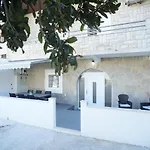 Petrich *