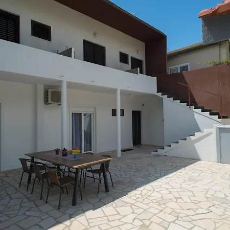 Petrich Jesenice (Split-Dalmatia)